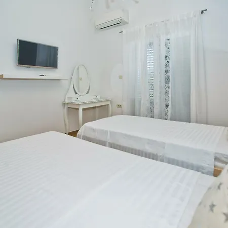 Διαμέρισμα Island Hvar Seaside Levanda With Beach, Pool & Seaview *