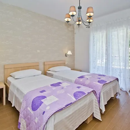 Διαμέρισμα Island Hvar Seaside Levanda With Beach, Pool & Seaview