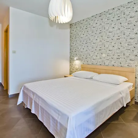 Island Hvar Seaside Levanda With Beach, Pool & Seaview *