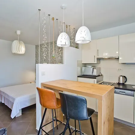 Island Hvar Seaside Levanda With Beach, Pool & Seaview