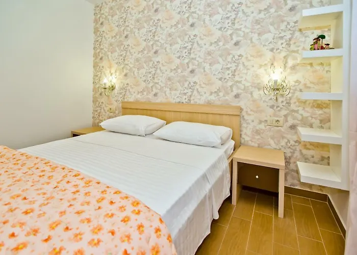 Island Hvar Seaside Levanda With Beach, Pool & Seaview * هفار