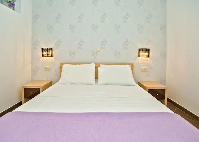 Island Hvar Seaside Levanda With Beach, Pool & Seaview هفار