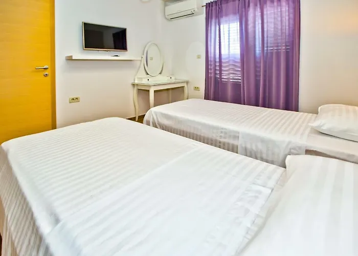 Island Hvar Seaside Levanda With Beach, Pool & Seaview * هفار