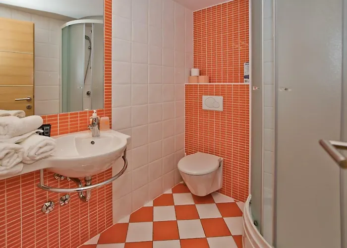 شقة Island Hvar Seaside Levanda With Beach, Pool & Seaview