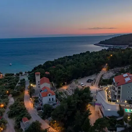 Island Hvar Seaside Levanda With Beach, Pool & Seaview Апартаменти *