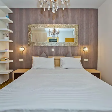 Island Hvar Seaside Levanda With Beach, Pool & Seaview Апартаменти