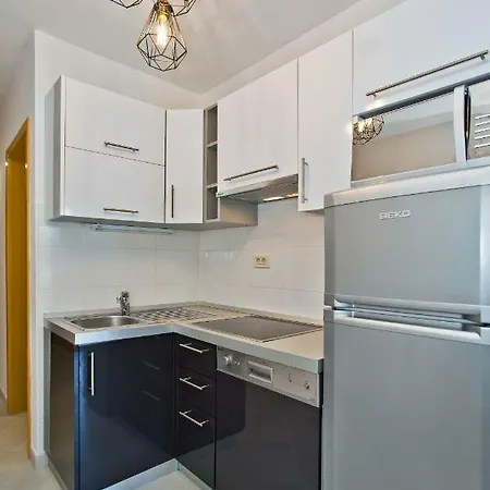 Island Hvar Seaside Levanda With Beach, Pool & Seaview Апартаменти