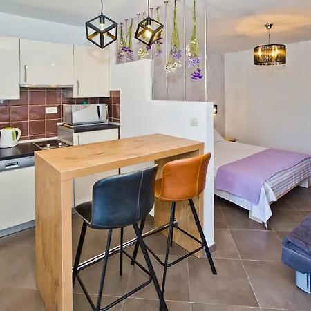 Island Hvar Seaside Levanda With Beach, Pool & Seaview Апартаменти