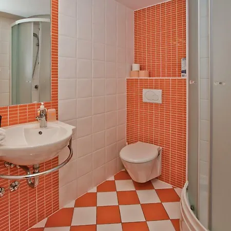 Апартаменти Island Hvar Seaside Levanda With Beach, Pool & Seaview