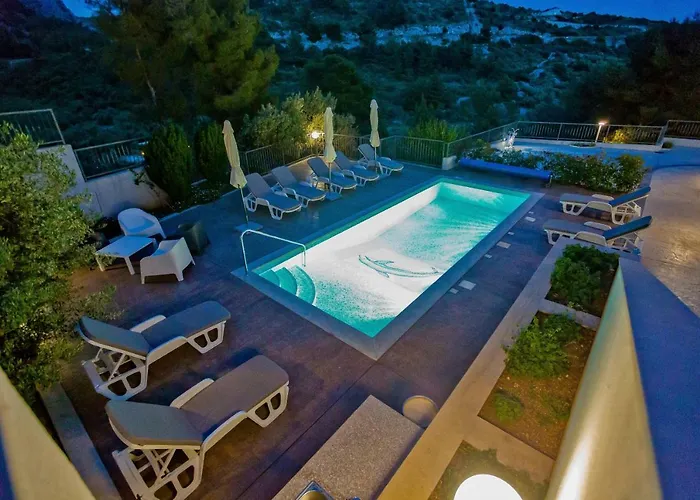 Island Hvar Seaside Levanda With Beach, Pool & Seaview *