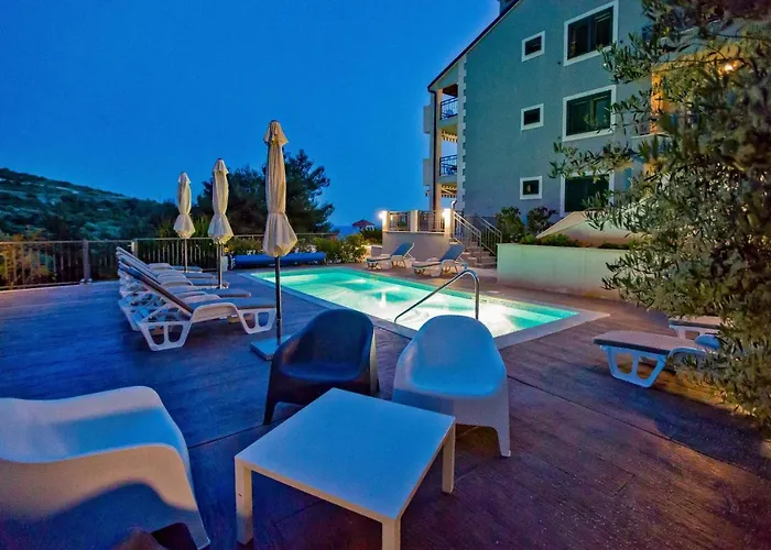 Island Hvar Seaside Levanda With Beach, Pool & Seaview *