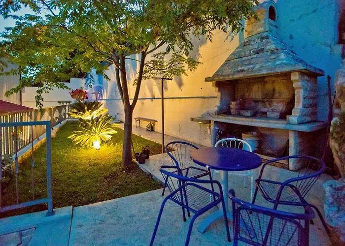 Island Hvar Seaside Levanda With Beach, Pool & Seaview *