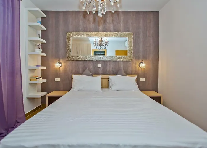 Island Hvar Seaside Levanda With Beach, Pool & Seaview Apartamento