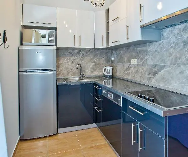 Island Hvar Seaside Levanda With Beach, Pool & Seaview *