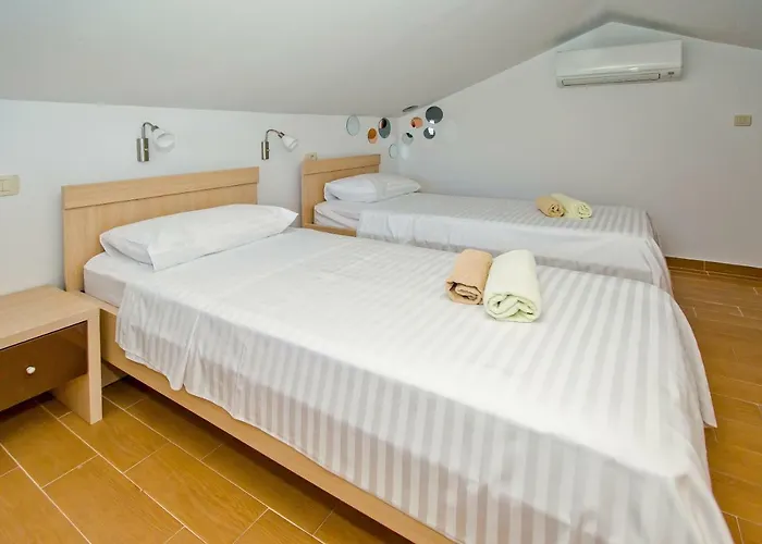 Island Hvar Seaside Levanda With Beach, Pool & Seaview דירה *