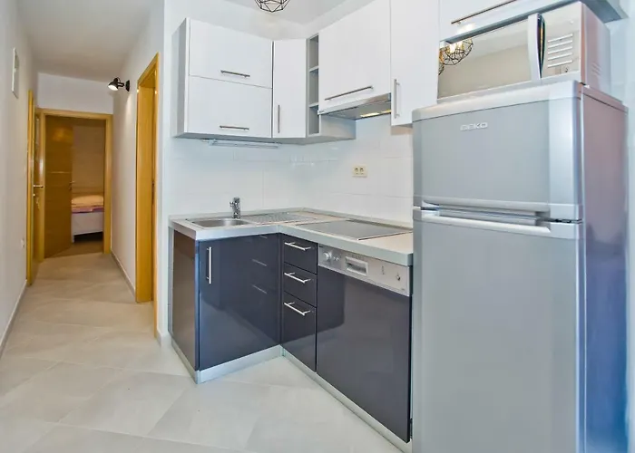 Island Hvar Seaside Levanda With Beach, Pool & Seaview Apartamento Hvar Town