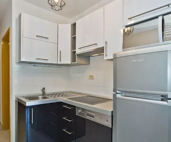 Island Hvar Seaside Levanda With Beach, Pool & Seaview דירה