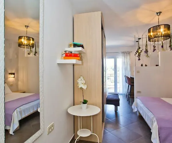 Island Hvar Seaside Levanda With Beach, Pool & Seaview Apartamento Hvar Town