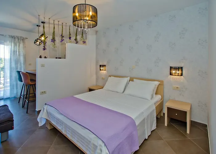 Island Hvar Seaside Levanda With Beach, Pool & Seaview *