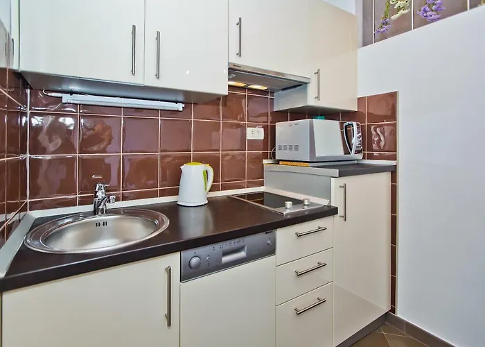 Apartamento Island Hvar Seaside Levanda With Beach, Pool & Seaview *