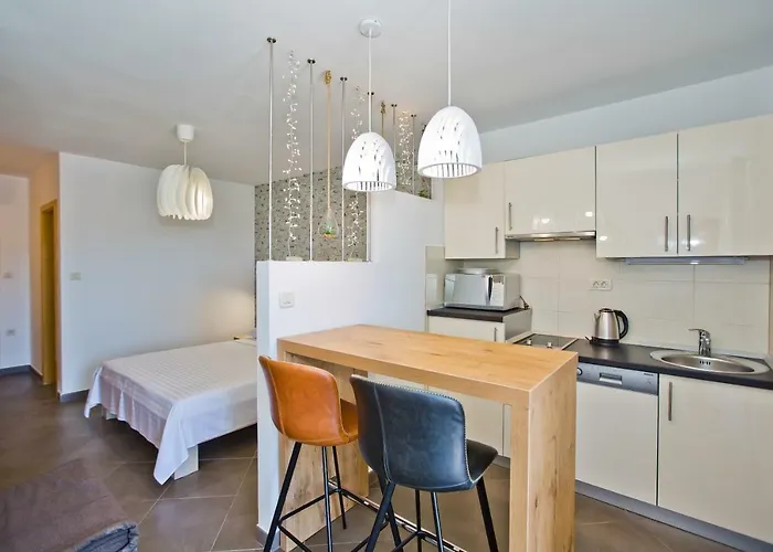 Island Hvar Seaside Levanda With Beach, Pool & Seaview