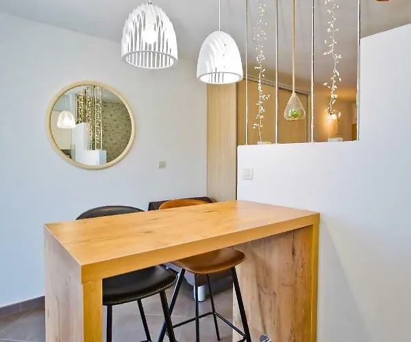 Island Hvar Seaside Levanda With Beach, Pool & Seaview דירה חוואר