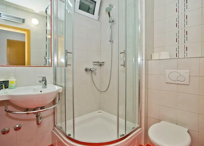 דירה Island Hvar Seaside Levanda With Beach, Pool & Seaview חוואר