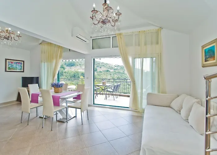 Apartamento Island Hvar Seaside Levanda With Beach, Pool & Seaview *