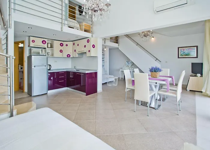 Island Hvar Seaside Levanda With Beach, Pool & Seaview דירה