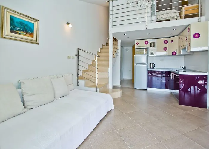 Island Hvar Seaside Levanda With Beach, Pool & Seaview Apartamento