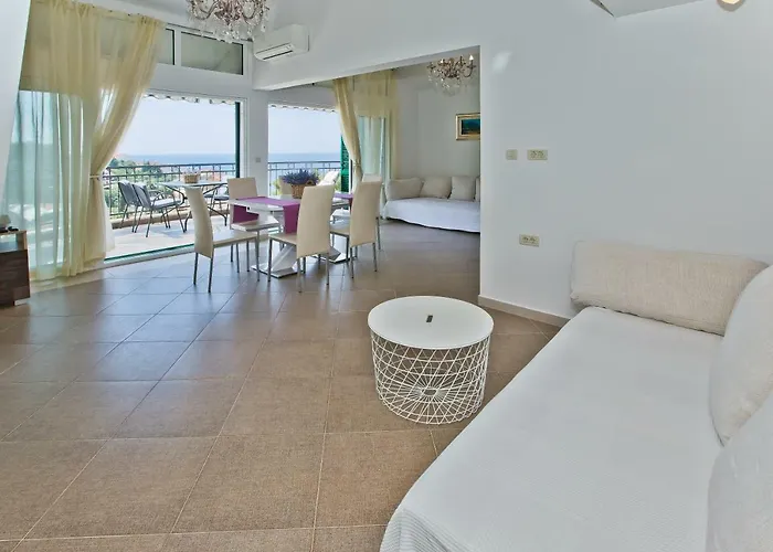 Apartamento Island Hvar Seaside Levanda With Beach, Pool & Seaview
