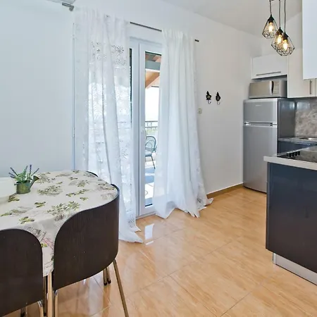 Island Hvar Seaside Levanda With Beach, Pool & Seaview Apartamento