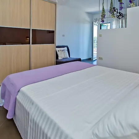 Island Hvar Seaside Levanda With Beach, Pool & Seaview Apartamento