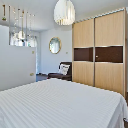 Island Hvar Seaside Levanda With Beach, Pool & Seaview Apartamento Hvar Town